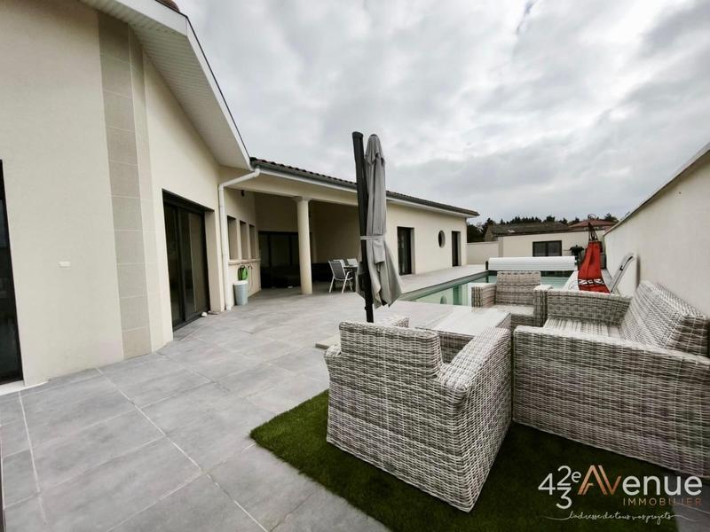 Maison - 208 m² - 7 pièces