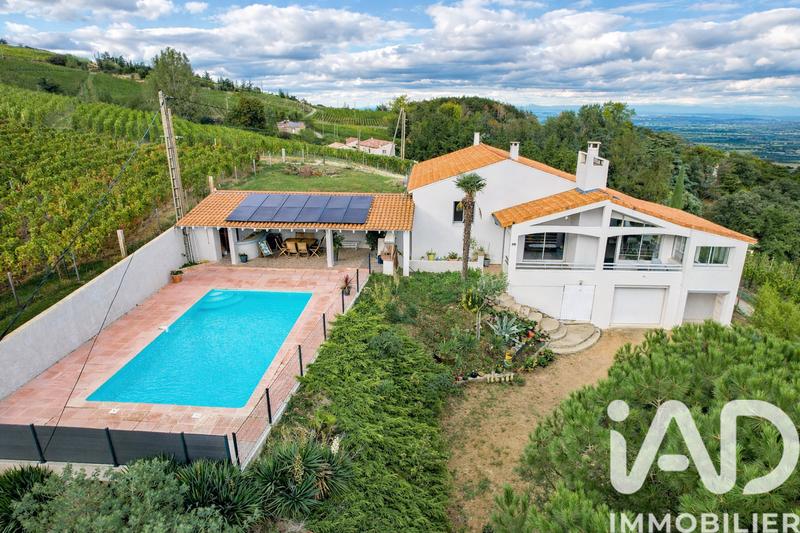 Maison - 220 m² - 9 pièces