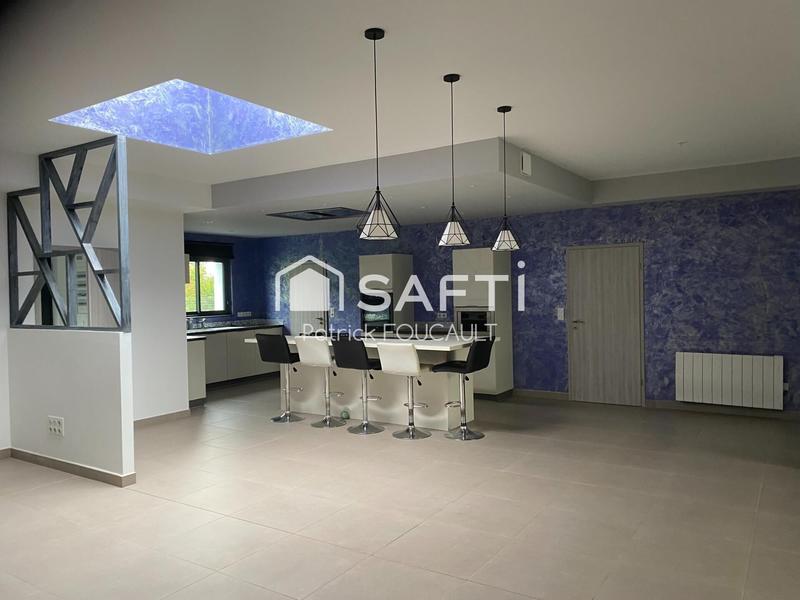 Maison - 278 m² - 8 pièces