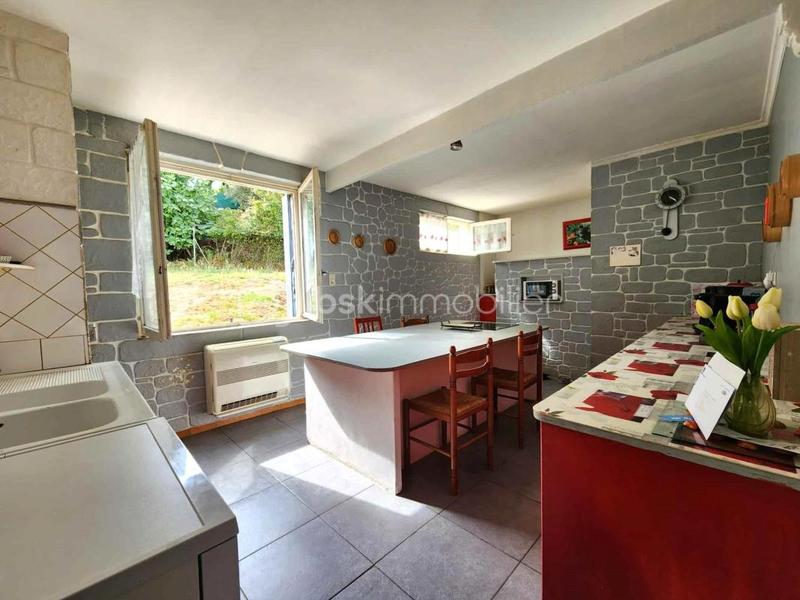 Villa - 214 m² - 9 pièces