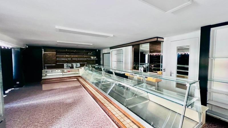 Immeuble - 98 m² - 10 pièces