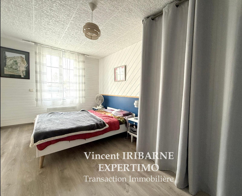 Maison - 202 m² - 7 pièces