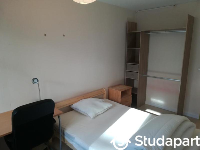 Chambre - 12 m² - 1 pièce