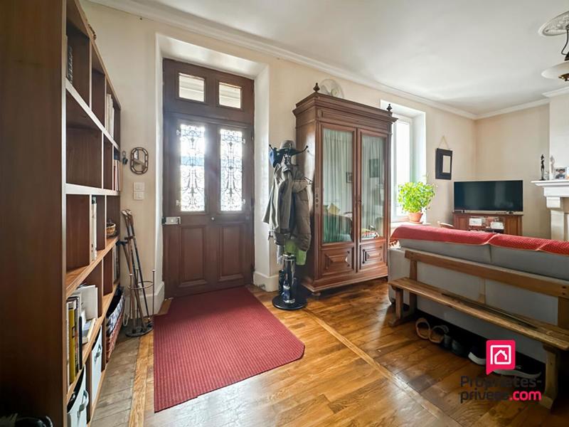 Maison - 200 m² - 8 pièces