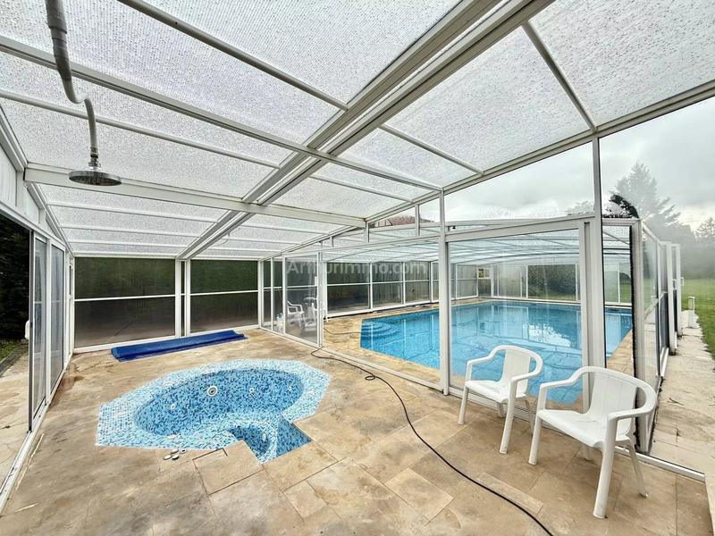 Maison - 260 m² - 8 pièces