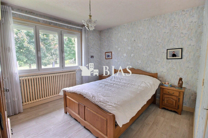 Maison traditionnelle - 90 m² - 4 pièces