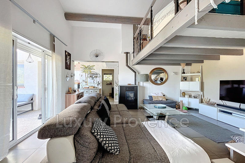 Maison - 163 m² - 8 pièces