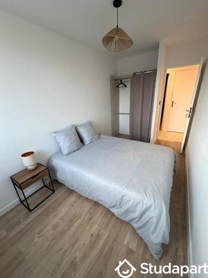 Chambre - 11 m² - 1 pièce