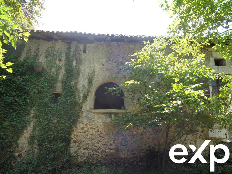 Maison traditionnelle - 230 m² - 4 pièces