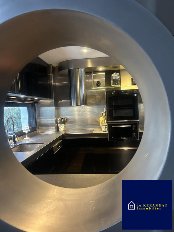 Maison contemporaine - 212 m² - 8 pièces