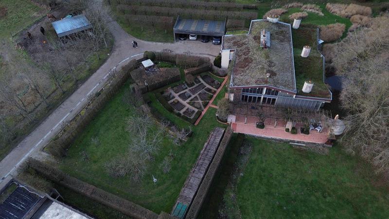 Maison contemporaine - 311 m² - 10 pièces