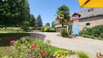 Maison - 385 m² - 8 pièces