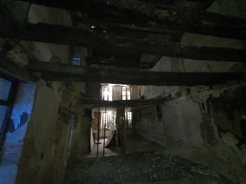 Maison - 727 m² - 7 pièces