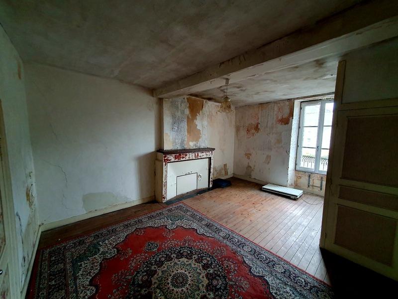 Maison - 185 m² - 9 pièces