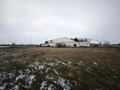 Local d'activité / Entrepôt - 924 m² - 5 pièces