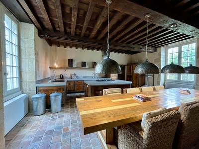 Maison - 411 m² - 7 pièces