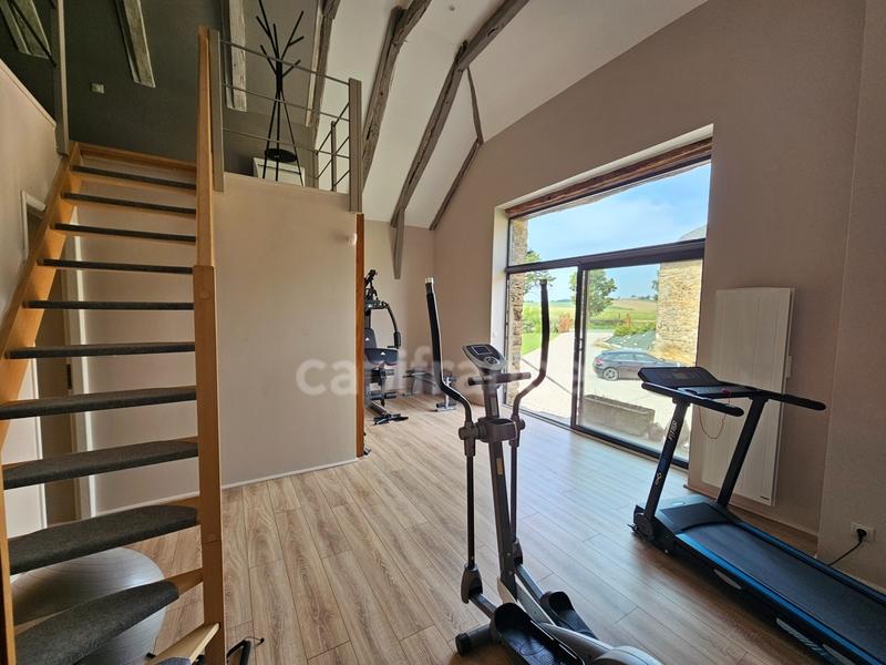 Propriété - 820 m² - 18 pièces