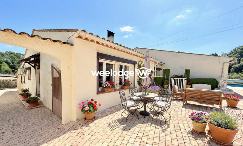 Maison traditionnelle - 225 m² - 9 pièces