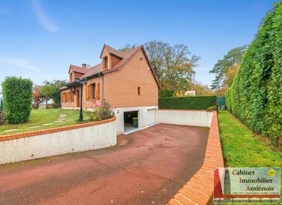 Pavillon - 150 m² - 8 pièces