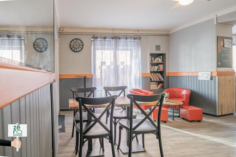 Fonds de commerce - Magasins - 200 m²