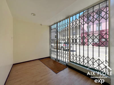 Local commercial - 70 m² - 2 pièces