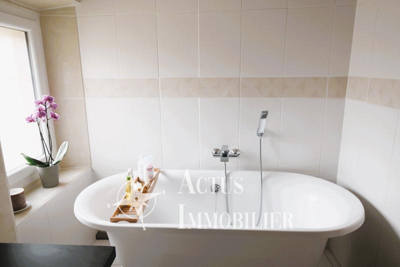 Maison - 255 m² - 8 pièces