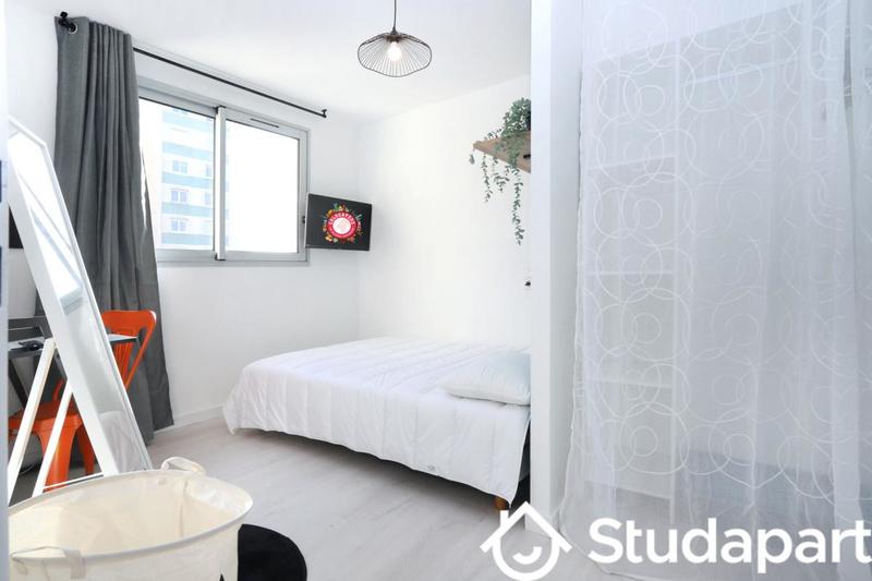 Chambre - 10 m² - 1 pièce