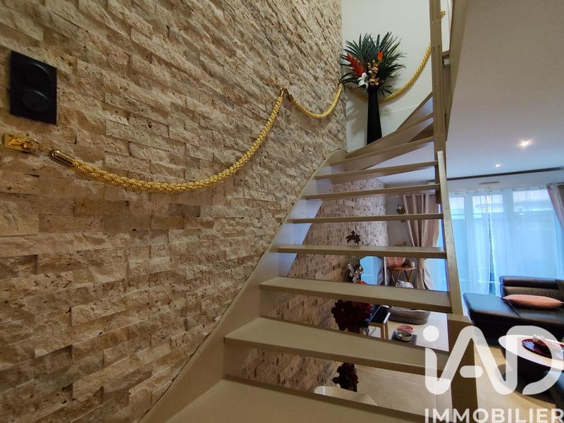 Maison - 90 m² - 5 pièces