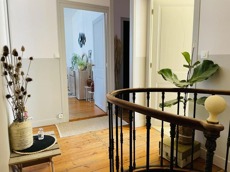 Maison - 220 m² - 8 pièces