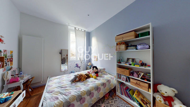 Maison - 270 m² - 8 pièces