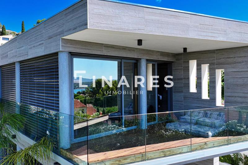 Villa - 250 m² - 6 pièces