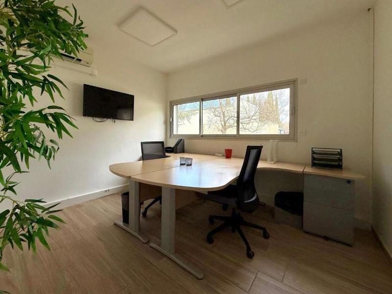 Bureau - 11 m² - 1 pièce