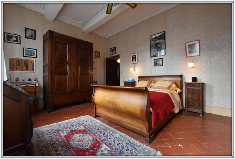 Maison - 209 m² - 8 pièces