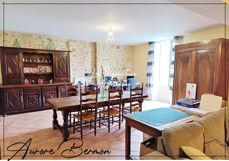 Propriété - 253 m² - 5 pièces