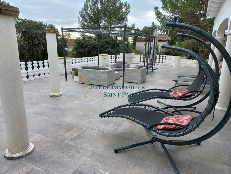 Villa - 245 m² - 9 pièces