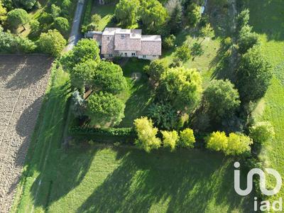 Maison - 210 m² - 5 pièces