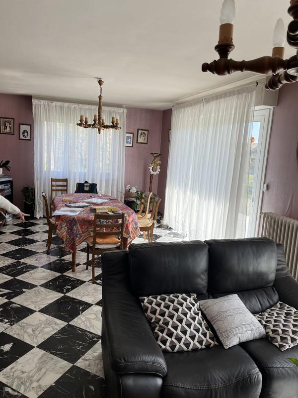 Maison traditionnelle - 149 m² - 6 pièces