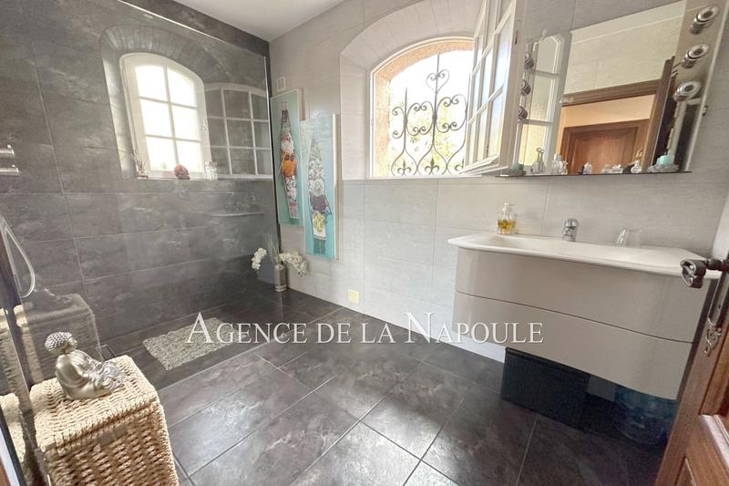 Maison - 180 m² - 6 pièces