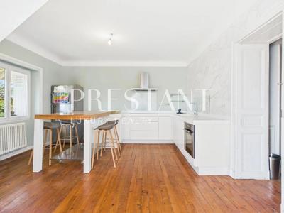 Appartement - 135 m² - 4 pièces