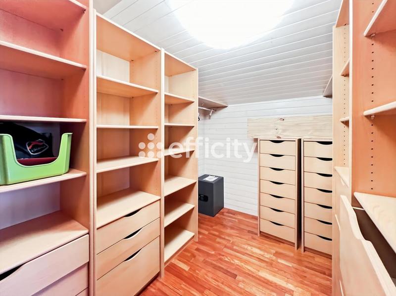 Maison de bois - 225 m² - 7 pièces