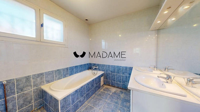 Maison - 123 m² - 5 pièces