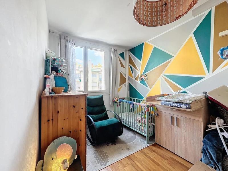 Appartement - 81 m² - 5 pièces