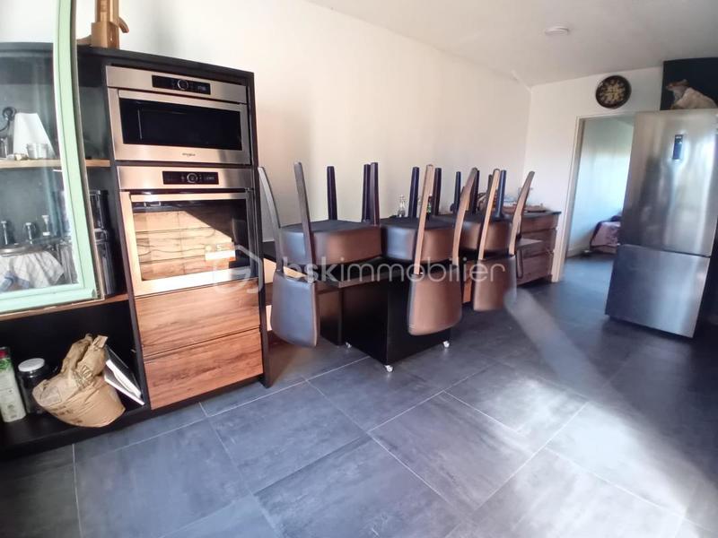 Maison - 260 m² - 12 pièces