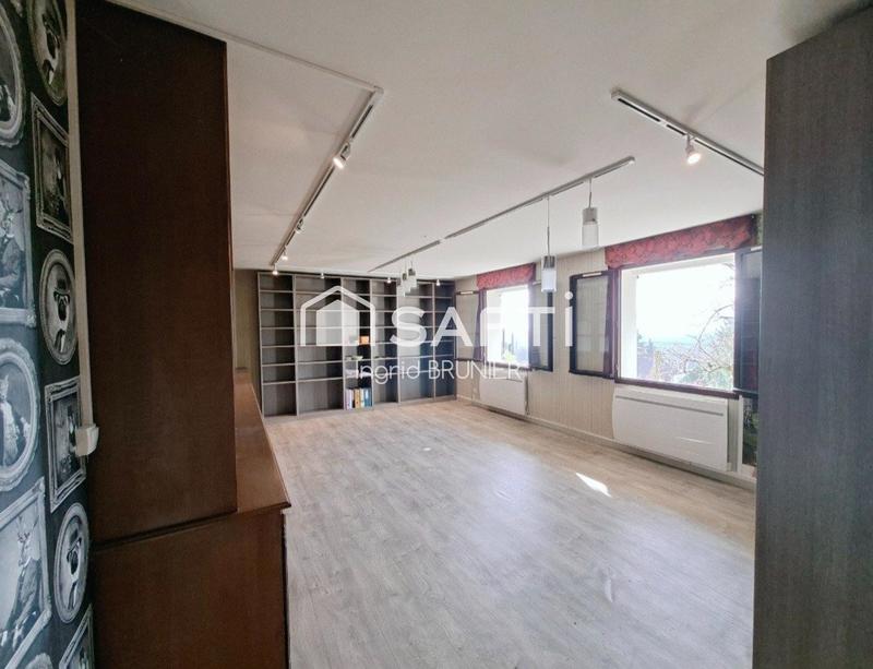 Maison - 257 m² - 9 pièces