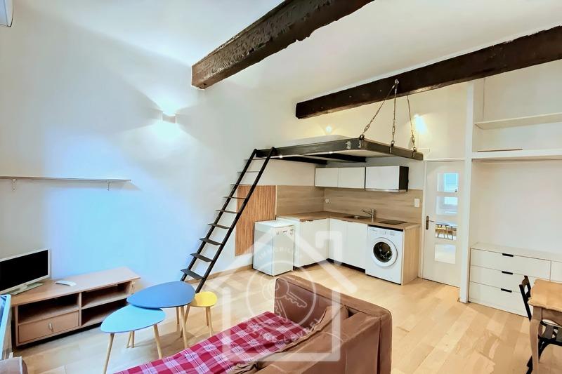 Studio - 25 m² - 1 pièce