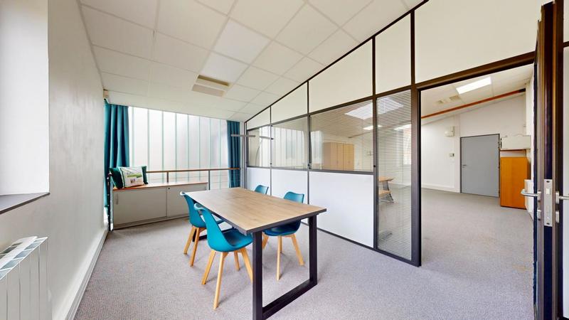 Bureau - 56 m² - 2 pièces