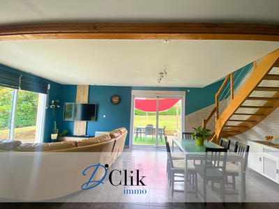 Maison - 99 m² - 5 pièces