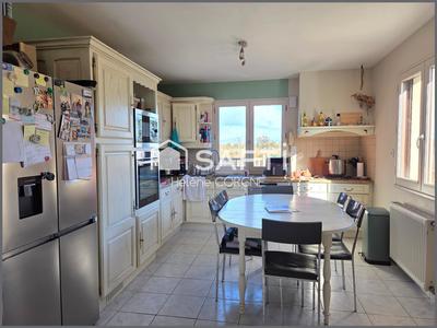 Maison - 164 m² - 8 pièces