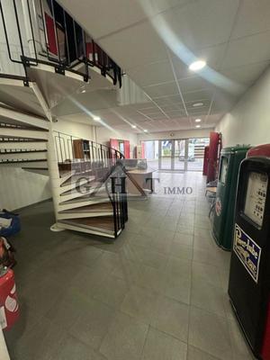 Entrepôt - 3 573 m²