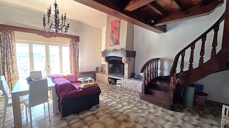 Appartement - 143 m² - 5 pièces